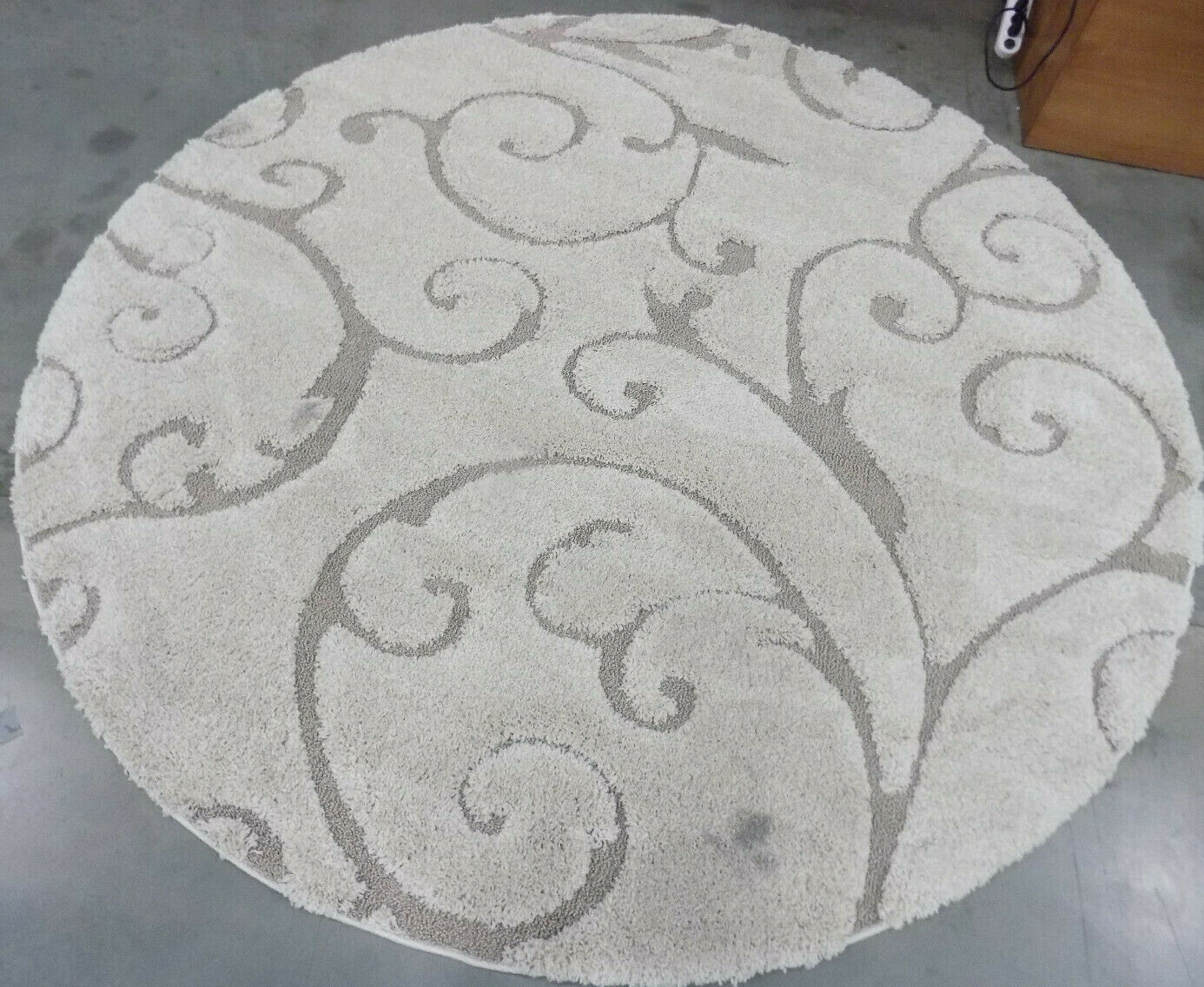 CREAM / BEIGE 6′-7″ X 6′-7″ Stained Rug Reduced Price 1172594800 SG455-1113-7R