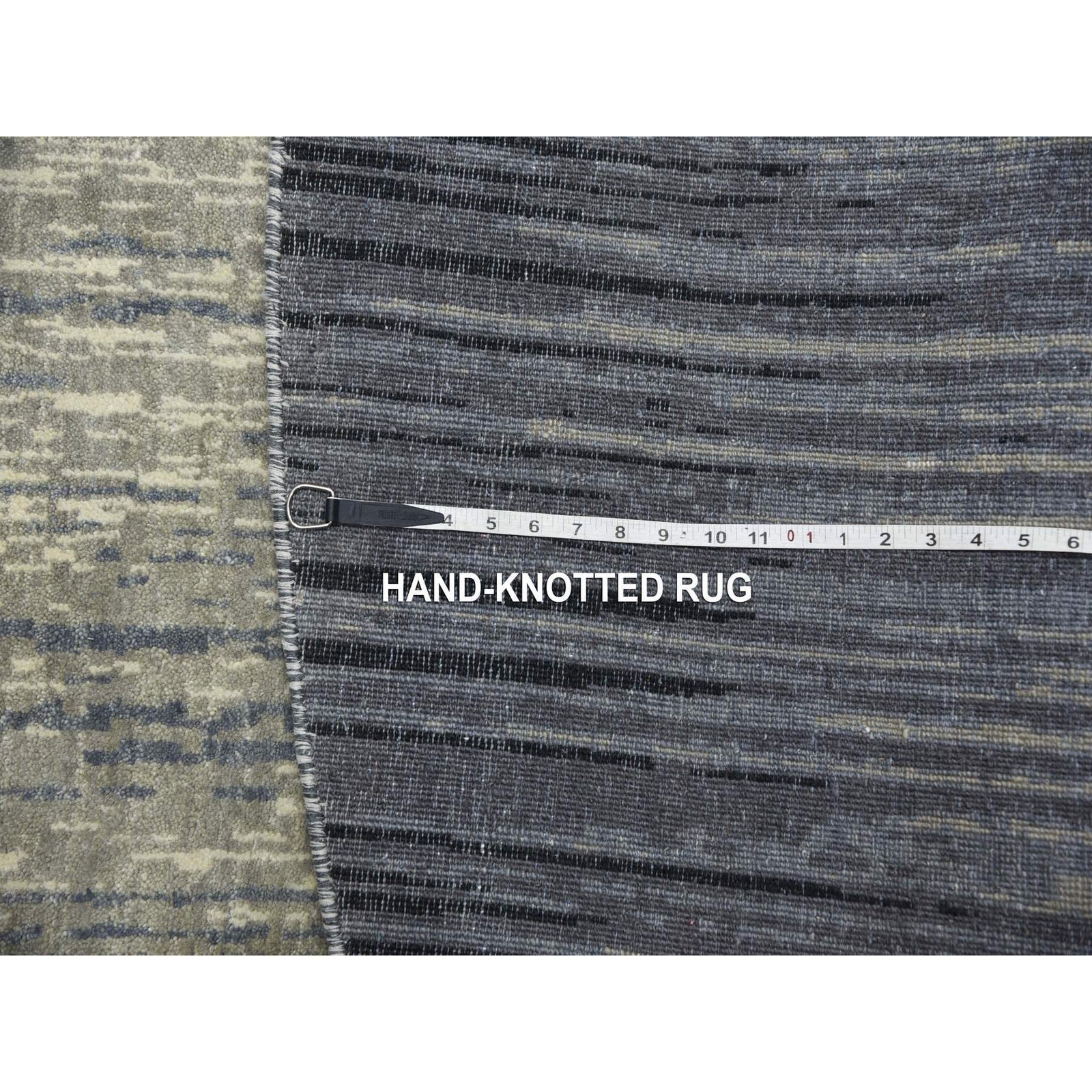 10′ x 10′ Blue Modern Ombre Organic Wool Hand Knotted Round Oriental Rug R75251