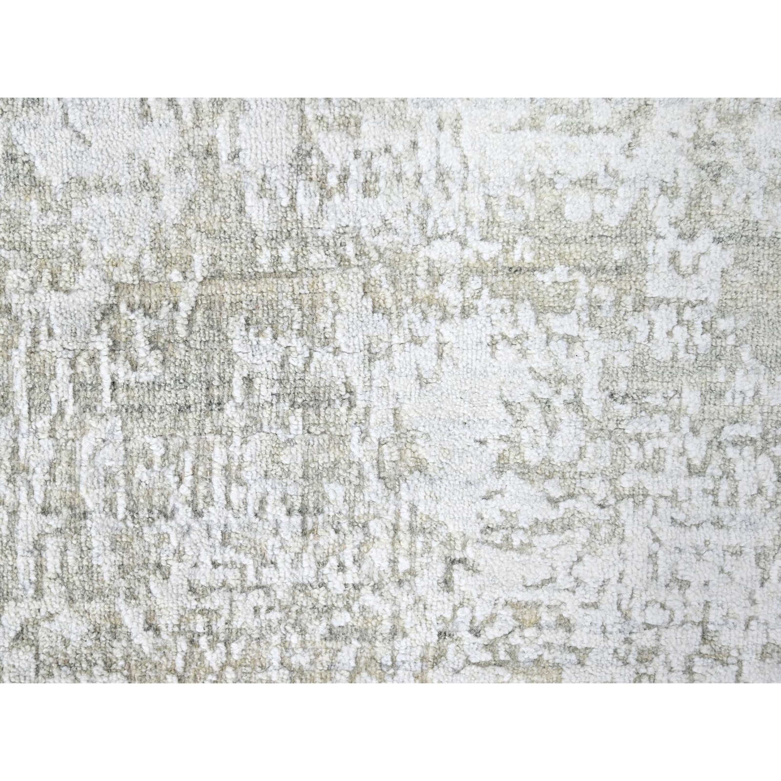 4’1″x5’10” Oyster Gray Modern Design Hand Loomed Wool and Bamboo Silk Rug R10284