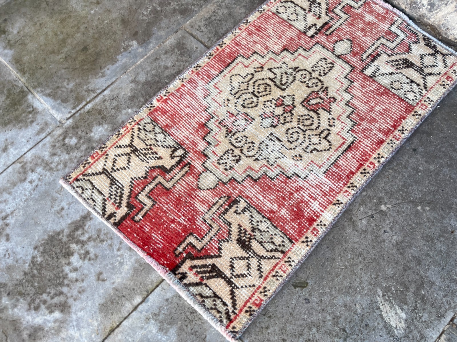 Vintage Turkish Oushak Rug 1.5×2.5 ft Small Red Anatolian Wool Door Mat
