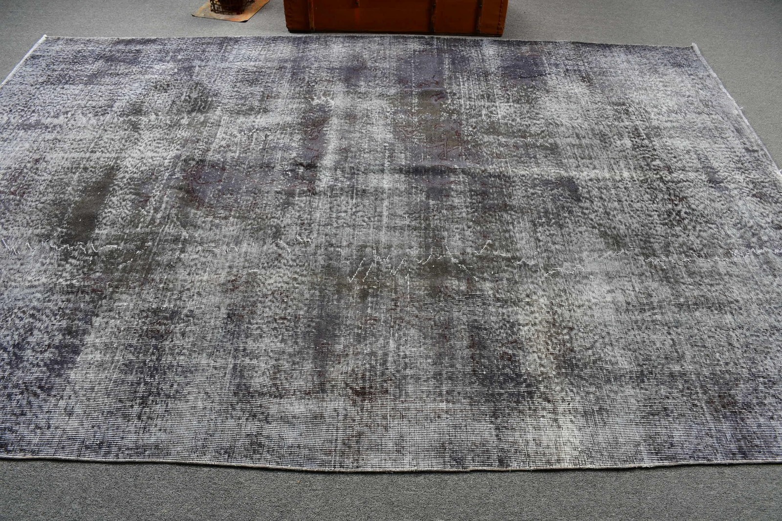 Vintage Turkish Rug 6,6×9,7 ft (201×295 cm), Gray Floral Rug