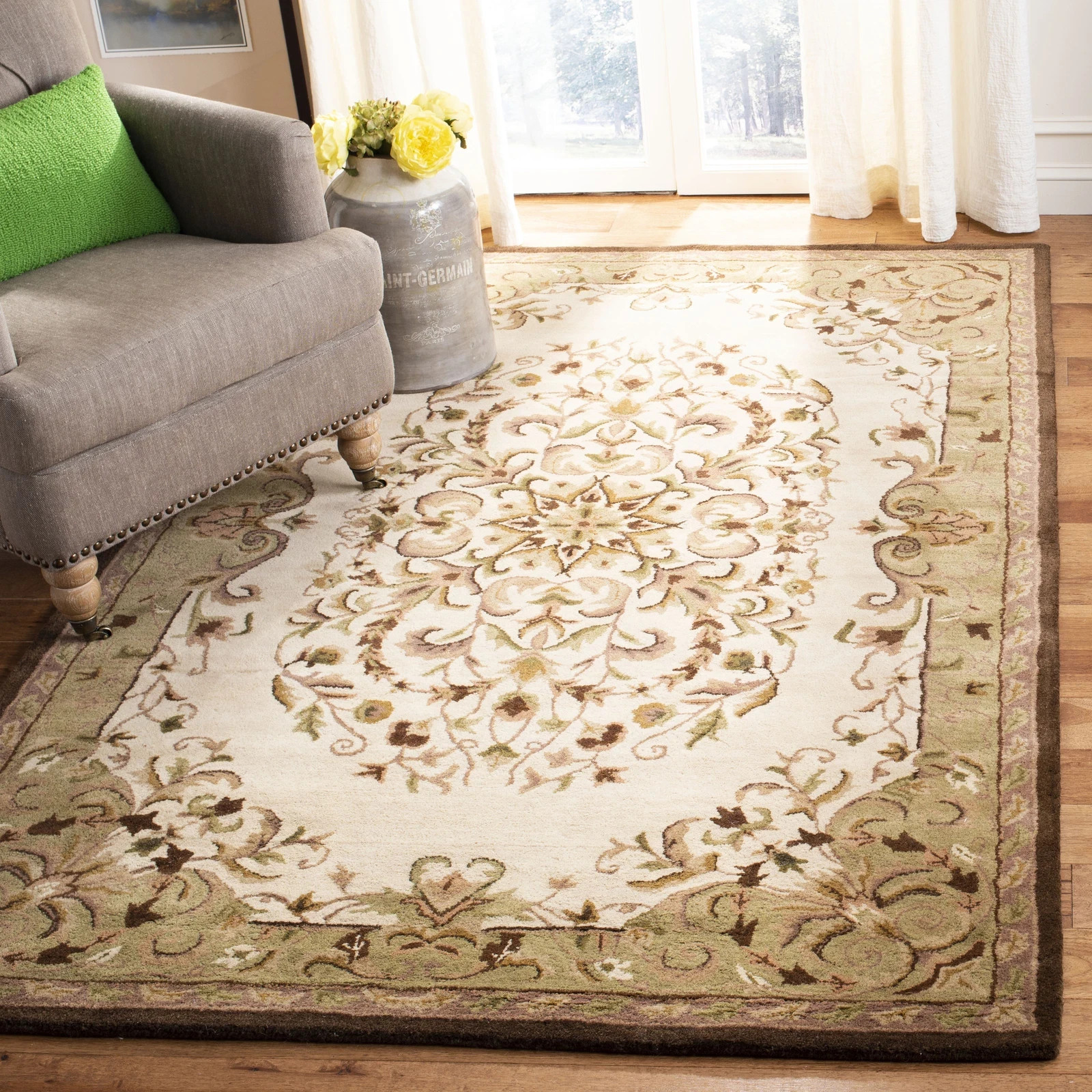 Safavieh Heritage BEIGE / GREEN 4′ X 6′ Area Rug – HG640A-4
