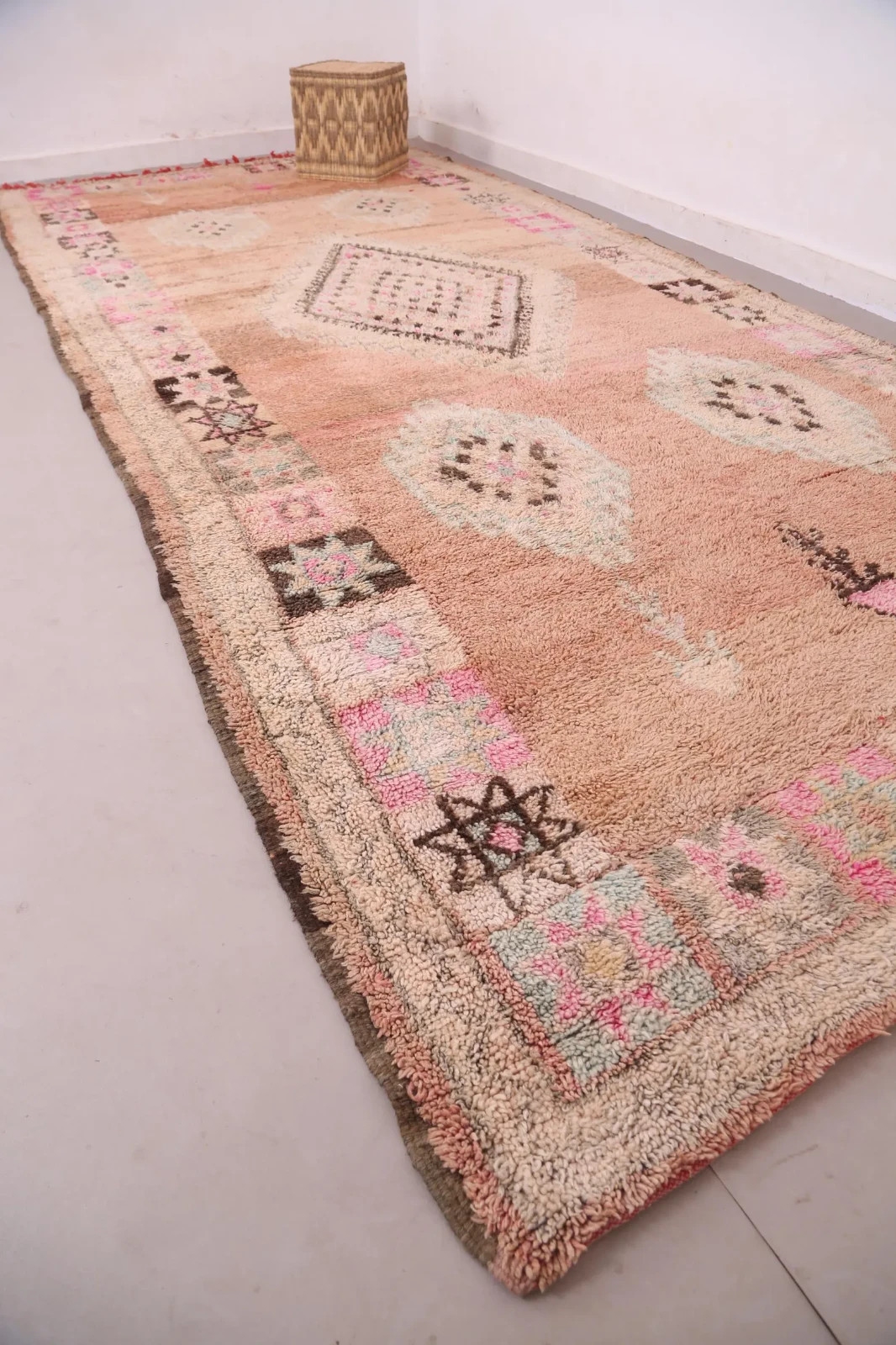 Modern Vintage Moroccan Rug Bohemian Handwoven Area Rug For Living Room Carpet.