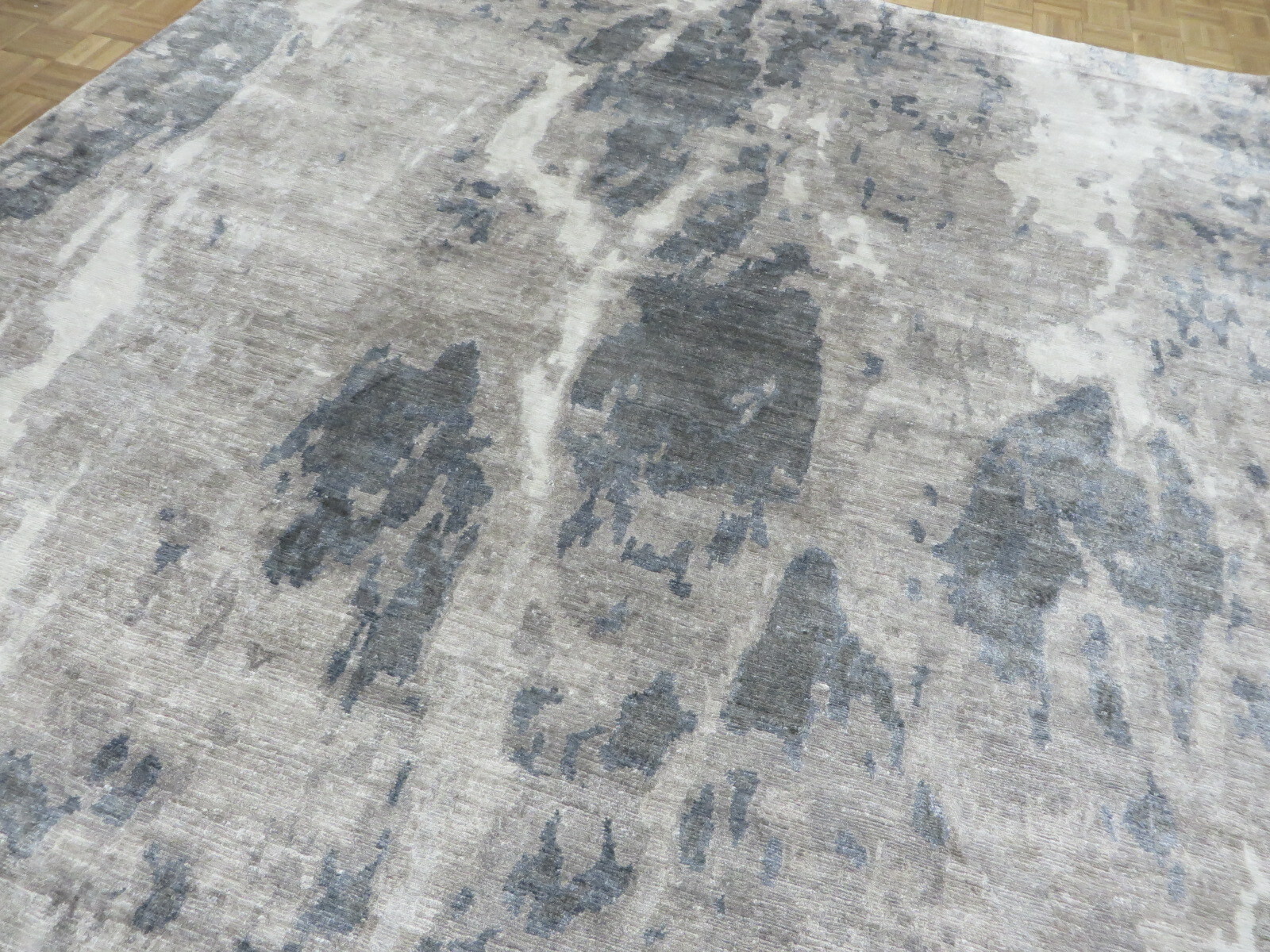 10 x 14 Hand Knotted Gray Modern Abstract Oriental Rug With Silk G9716