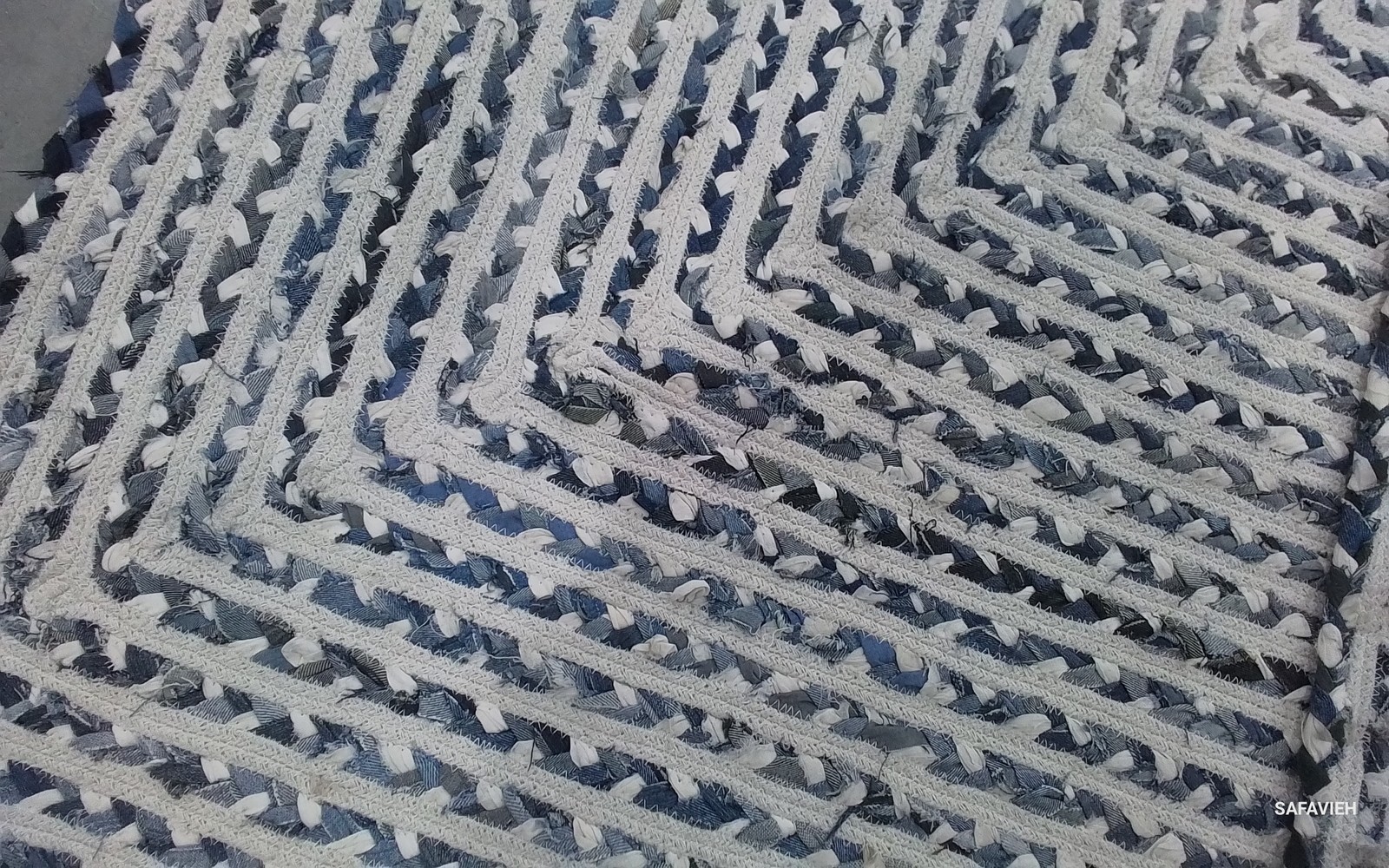 BLUE / IVORY 5′-0″ x 8′-0″ Back Stain Rug, Reduced Price 1172795864 BRD260M-5