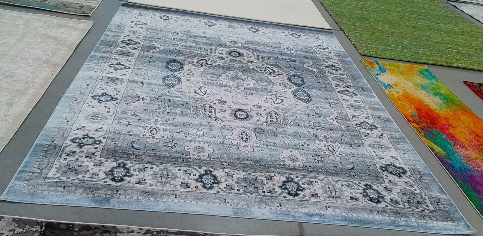 BLUE / CREME 8′ X 10′ Back Stain Rug, Reduced Price 1172760095 ISA916M-8