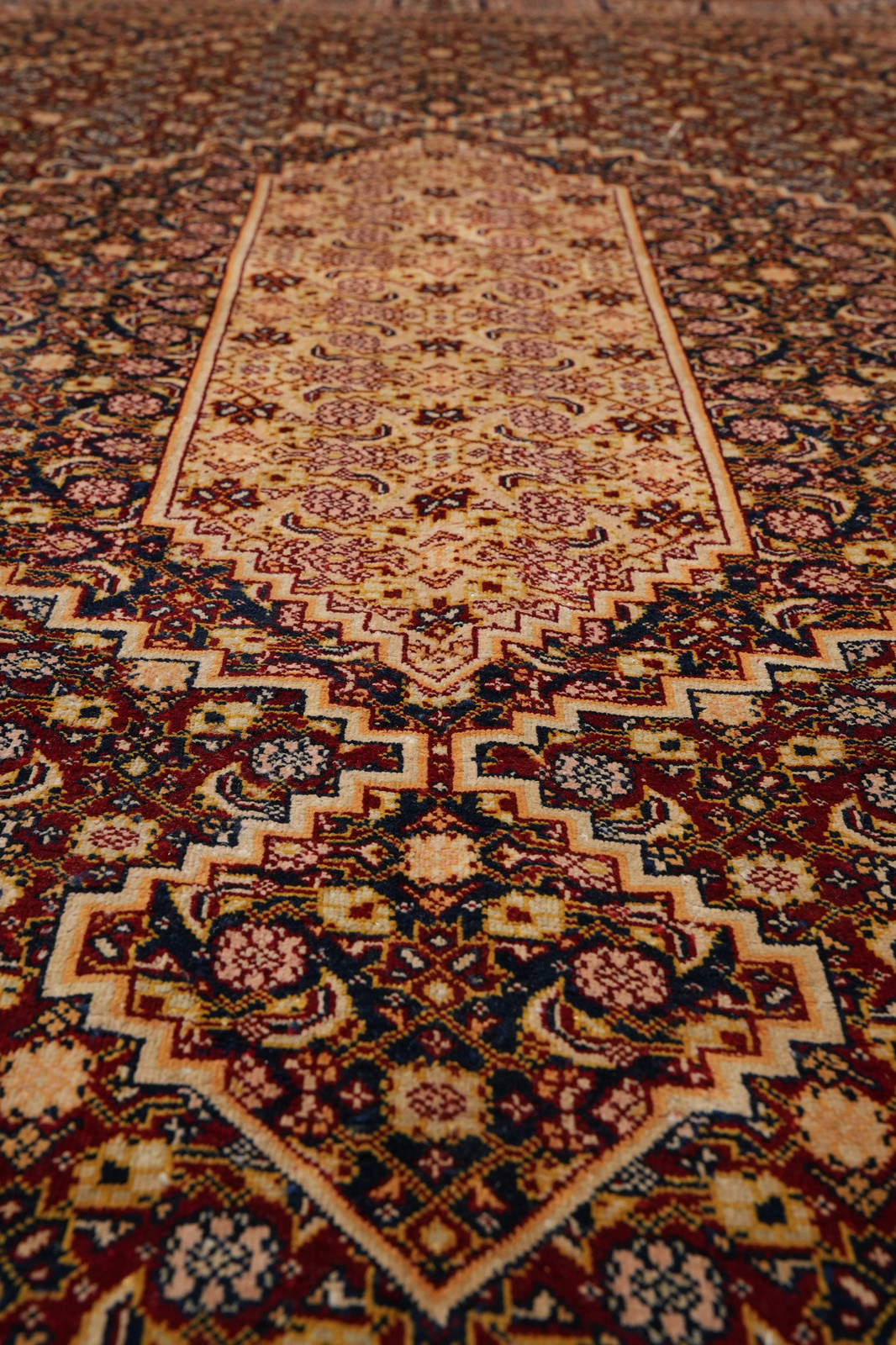 5 x 6 Wool and Silk Irran Perrsian Tabriiz Mahii Rug #F-3026