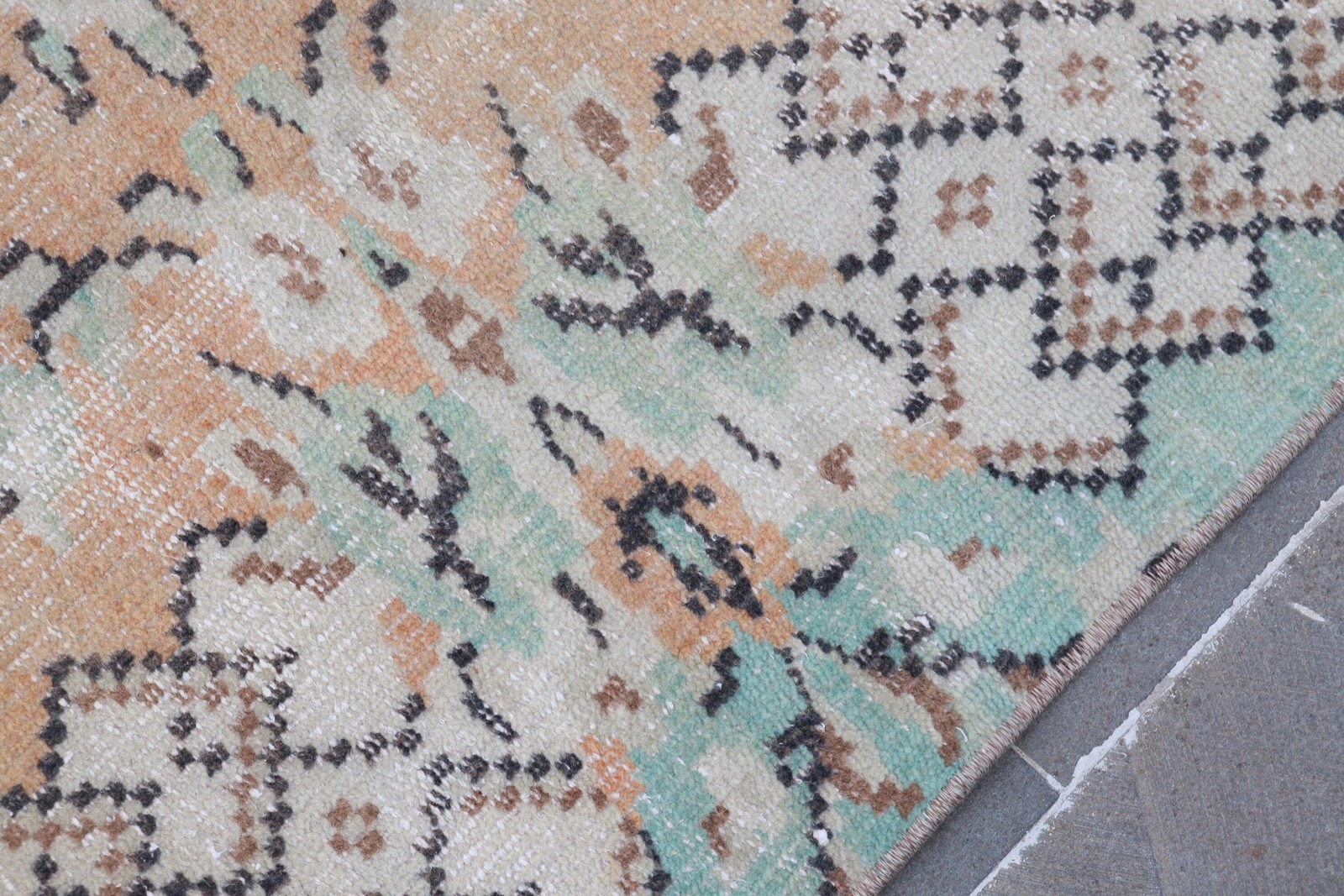 5×7,8 ft Vintage Rug, Brown Bordered Turkish Rug Wool