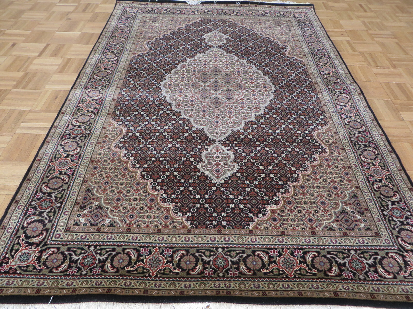 4’8 x 6’9 Hand Knotted Black Fine Mahi Tabrez Rug Wool & Silk G9491