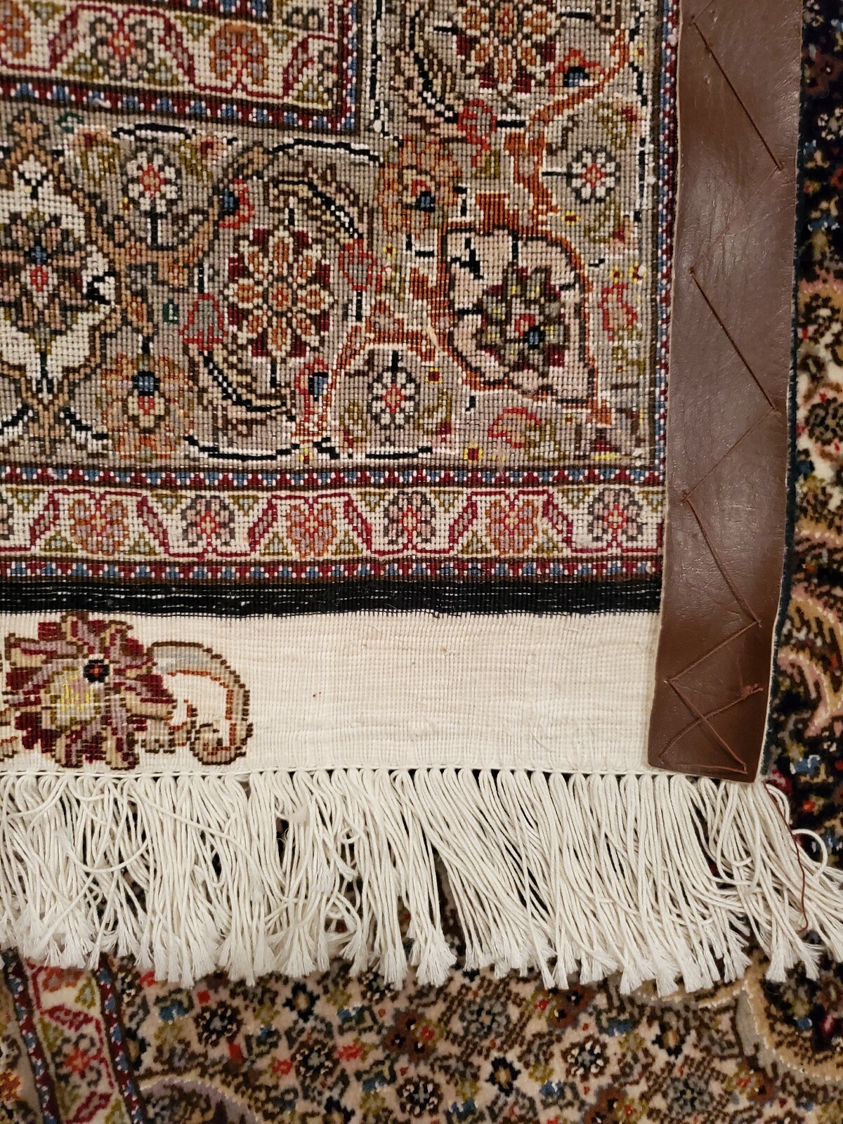 REDUCED!! Wool and silk Oriental Carpet Collectors select