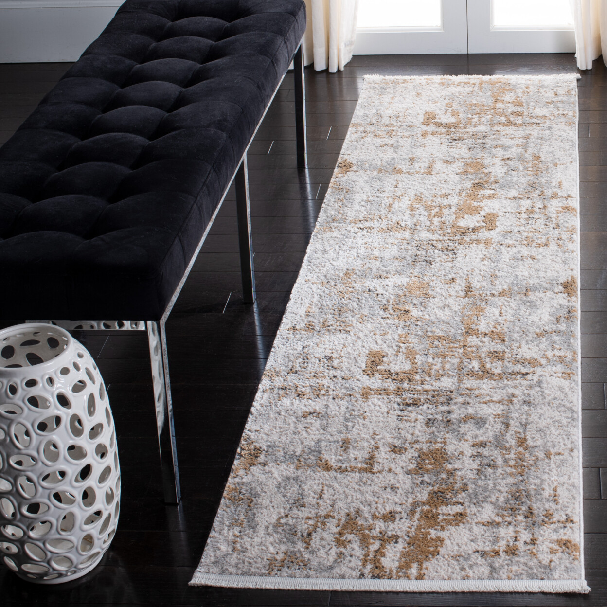 SAFAVIEH Shivan Collection SHV723G Grey / Gold Rug