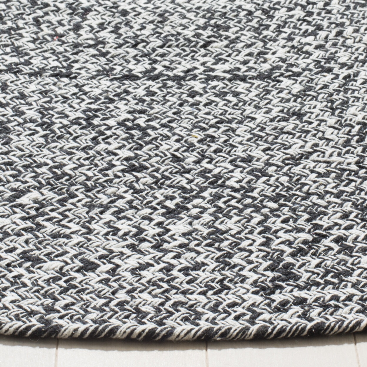 SAFAVIEH Braided BRD256C Handwoven Ivory / Black Rug