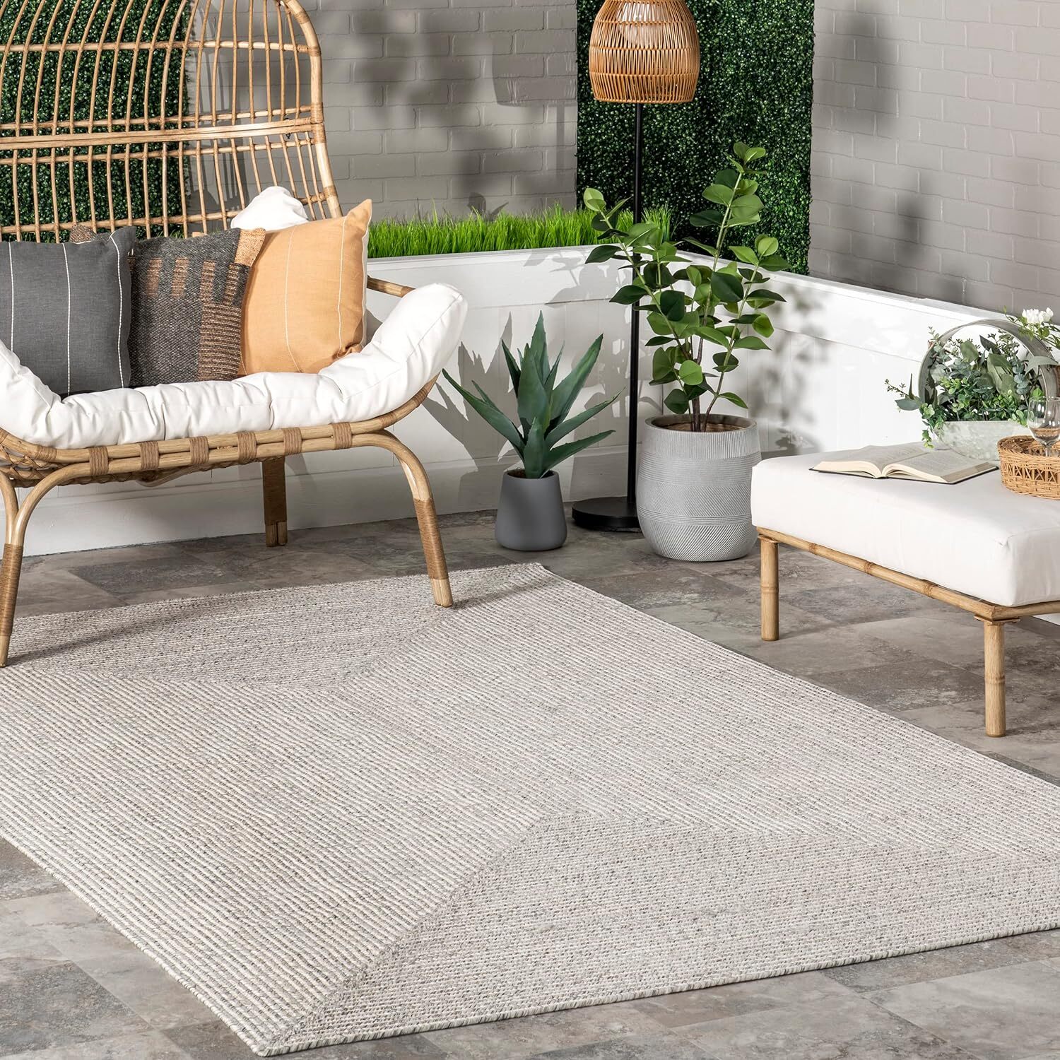 nuLOOM Wynn Braided Indoor/Outdoor Area Rug