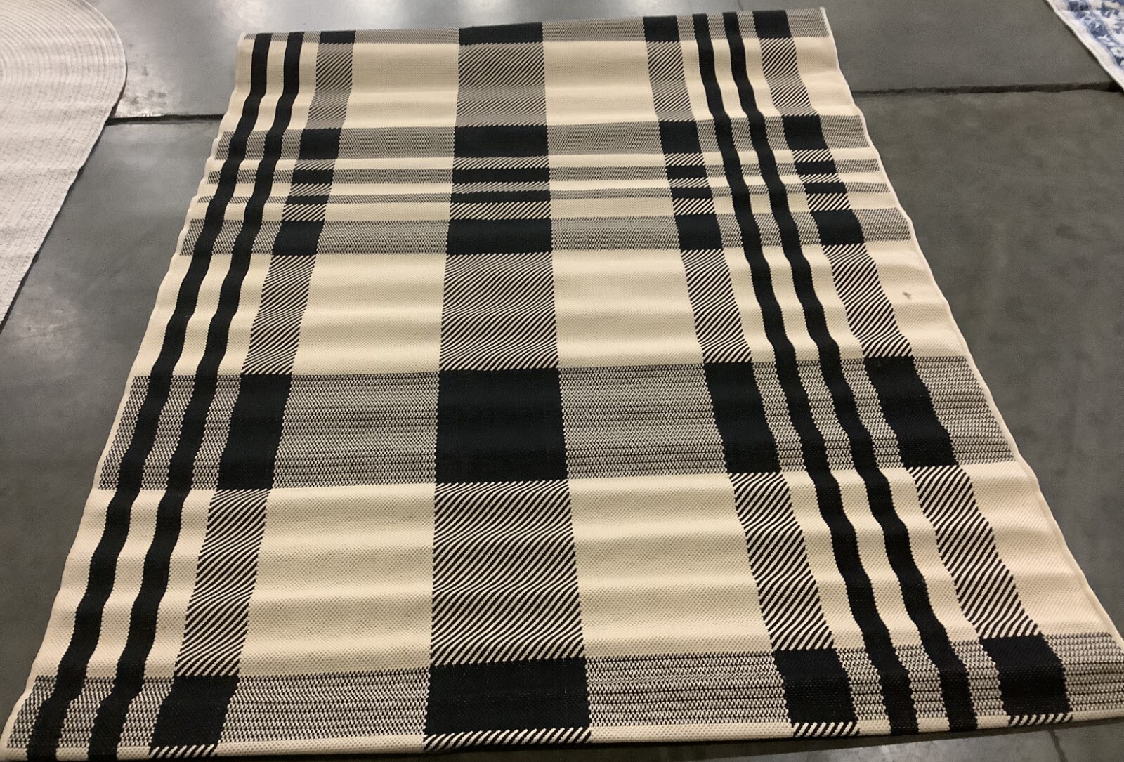BLACK / BONE 5′-3″ x 7′-7″ Flaw in Rug, Reduced Price 1172669608 CY6201-216-5