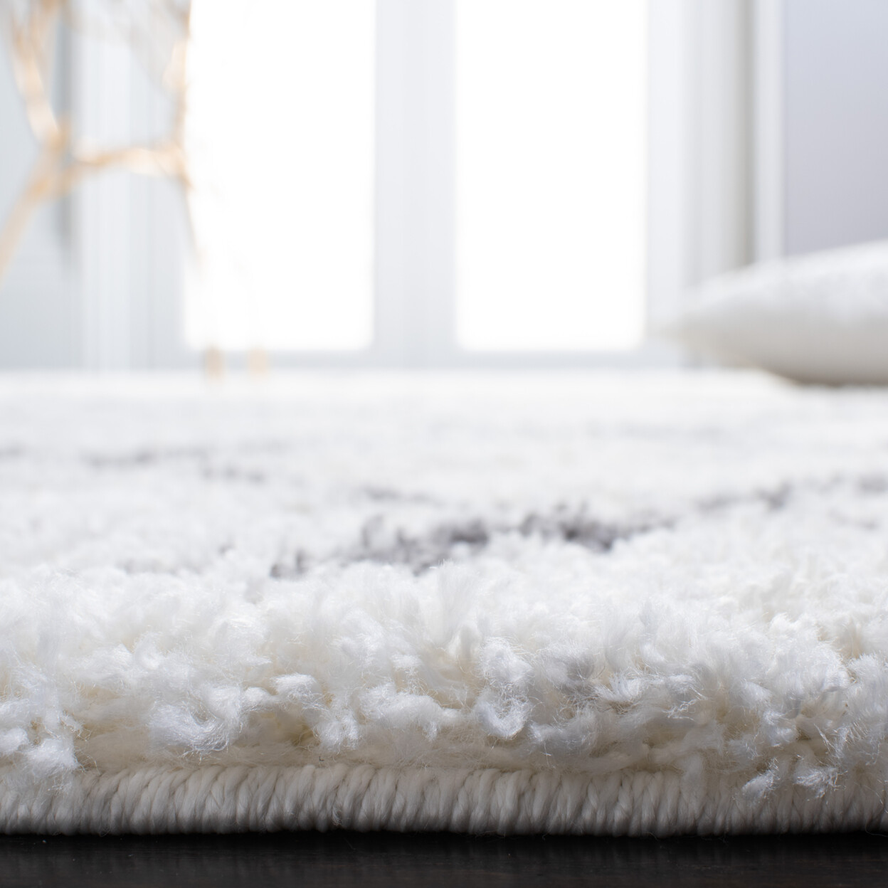 SAFAVIEH Berber Shag BER162C Cream / Light Grey Rug