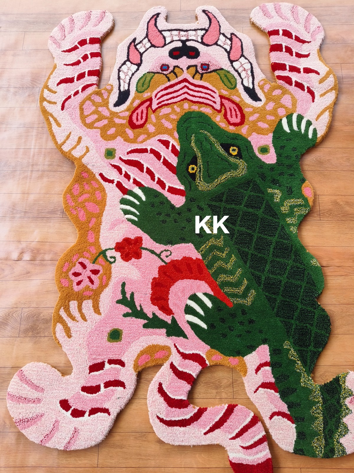Crocodile Tibetan Tiger Rug Handmade 100% Woolen Hand Tufted For Home Decoration