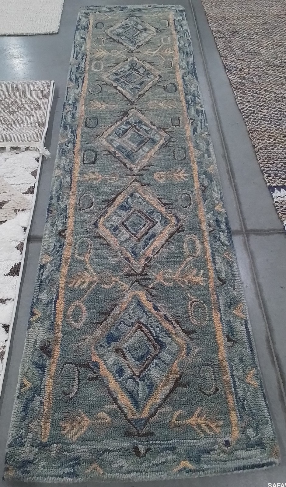 BLUE / BEIGE 2′-3″ x 9′-0″ Back Stain Rug, Reduced Price 1172808732 APN504A-29
