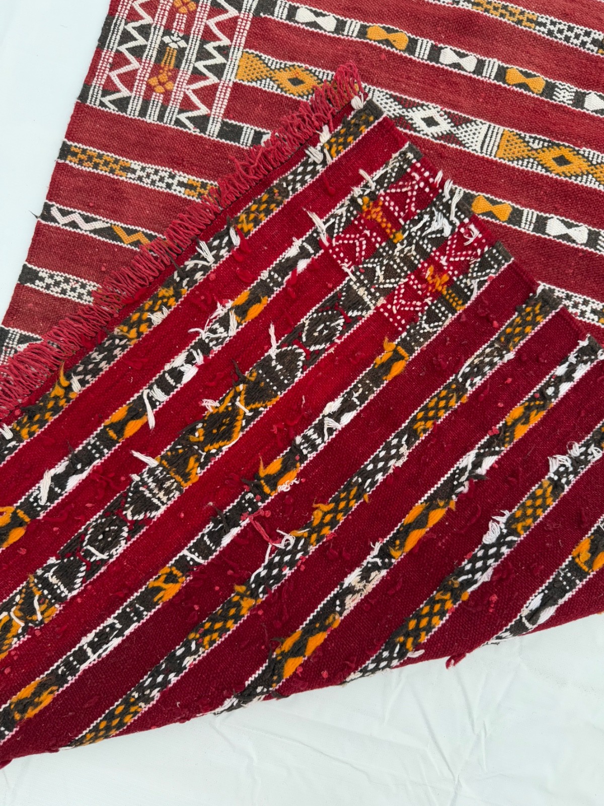 Vintage Hand Woven Moroccan Berber Wool Weaving Kilim Rug 132×85 Cm