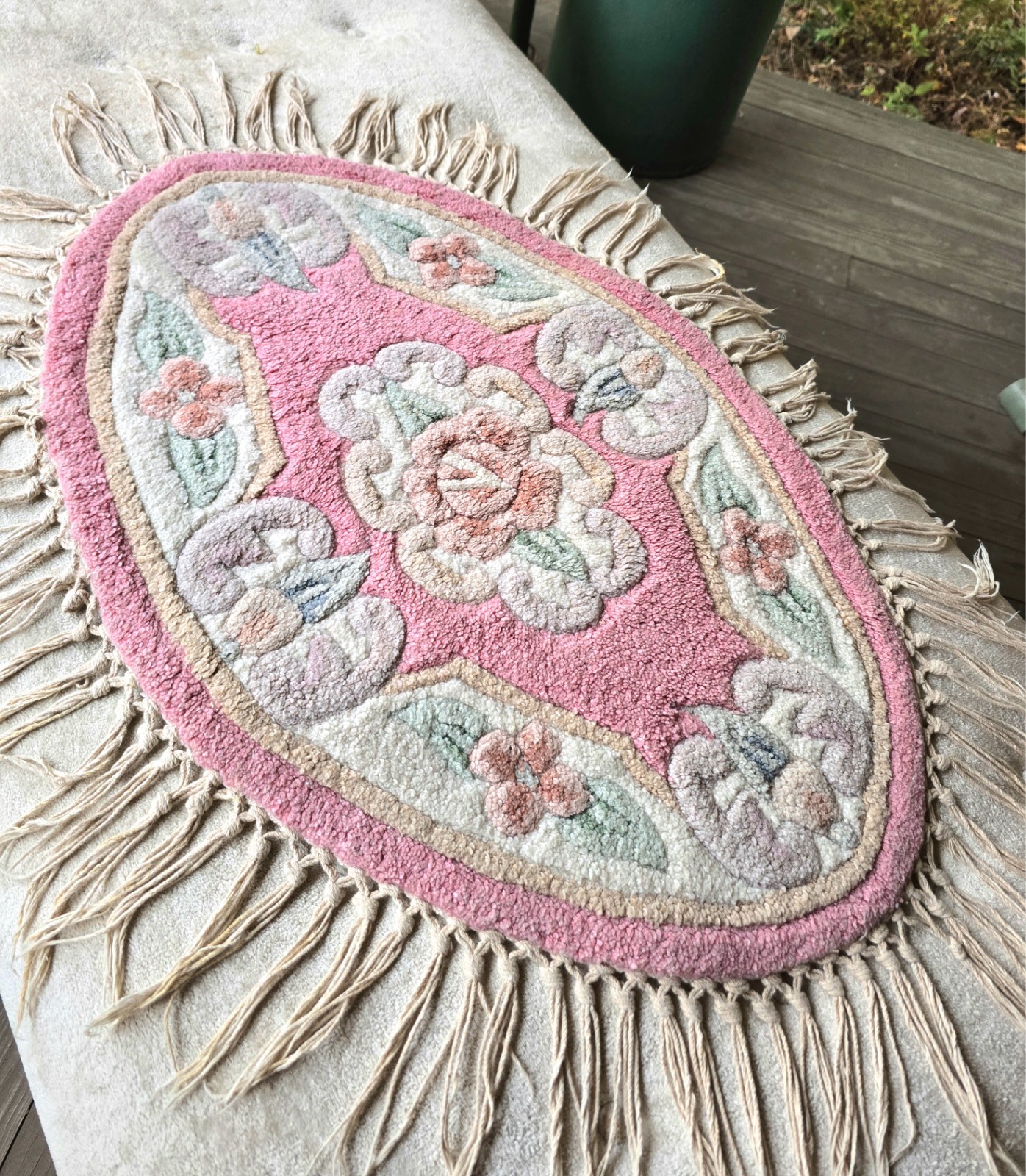 Vintage Oval Rose Pink Throw Rug Sea Gull Brand Textured Floral Fringed 18×27