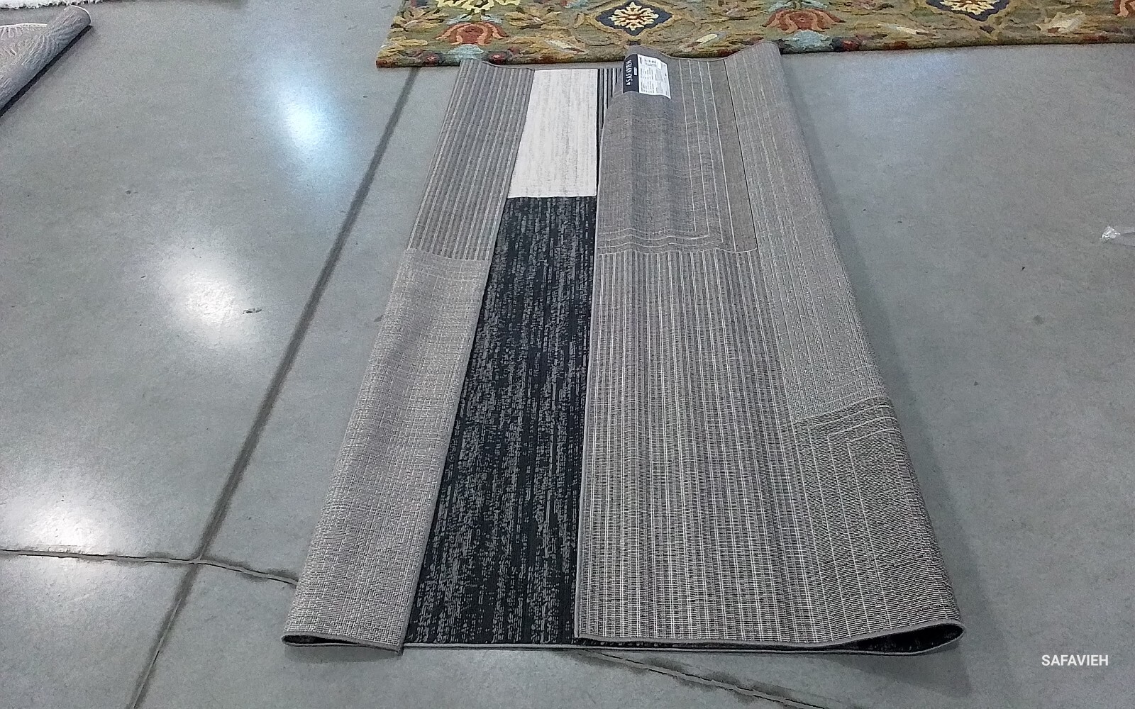 DGREY BLACK IVORY 6′-7″ x 6′-7″ Flaw in Rug Reduced Price 1172769731 ODY816G-7SQ