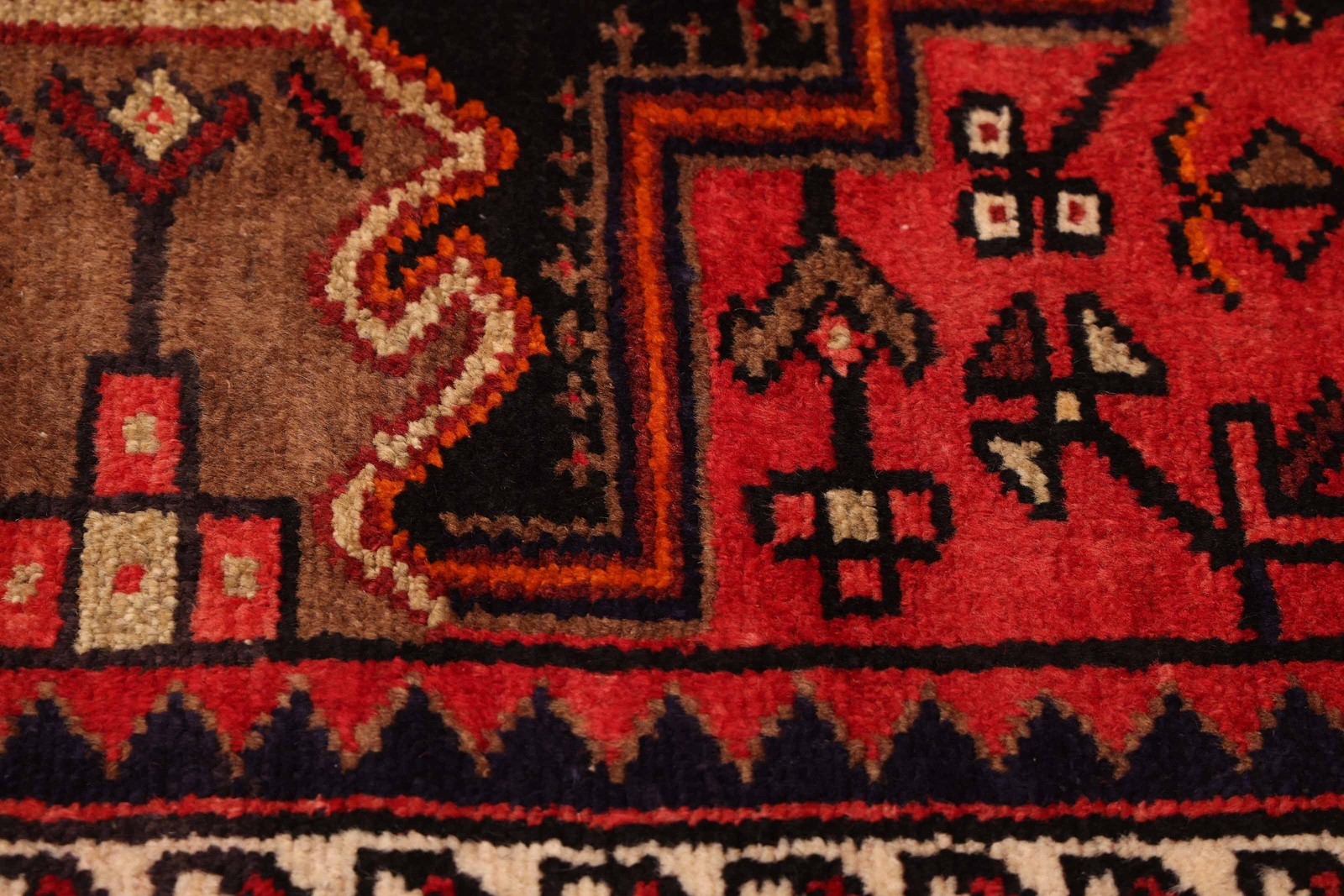 Vintage Hand-Knotted Area Rug 4’4″ x 8’11” Traditional Oriental Wool Carpet