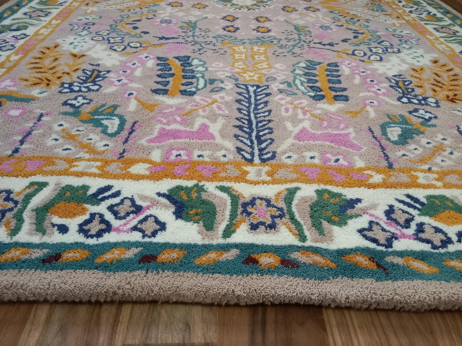 Hand-Tufted Wool Area Rug Design, Multi-Pink Hand Tufted Wool Area Rug – Modern