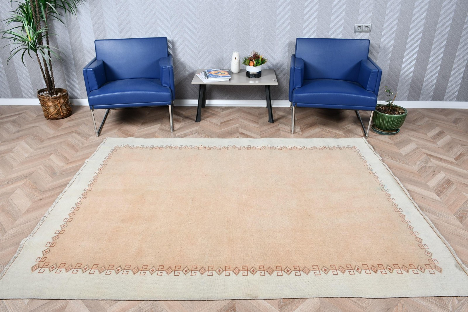 Turkish Vintage Rug 5,7×7,6 ft (174×231 cm), White Wool Rug