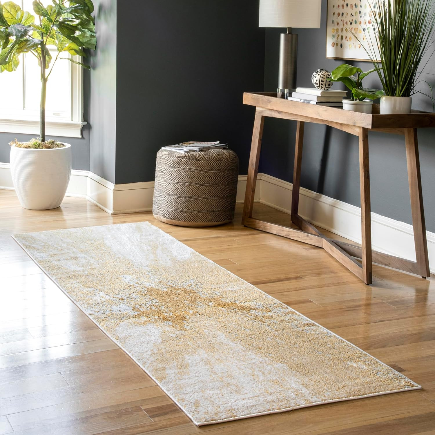 Cyn Gold/Ivory, 2’6″ X 6′, Recycled Polypropylene & Polyester, Soft and Cozy, Hi
