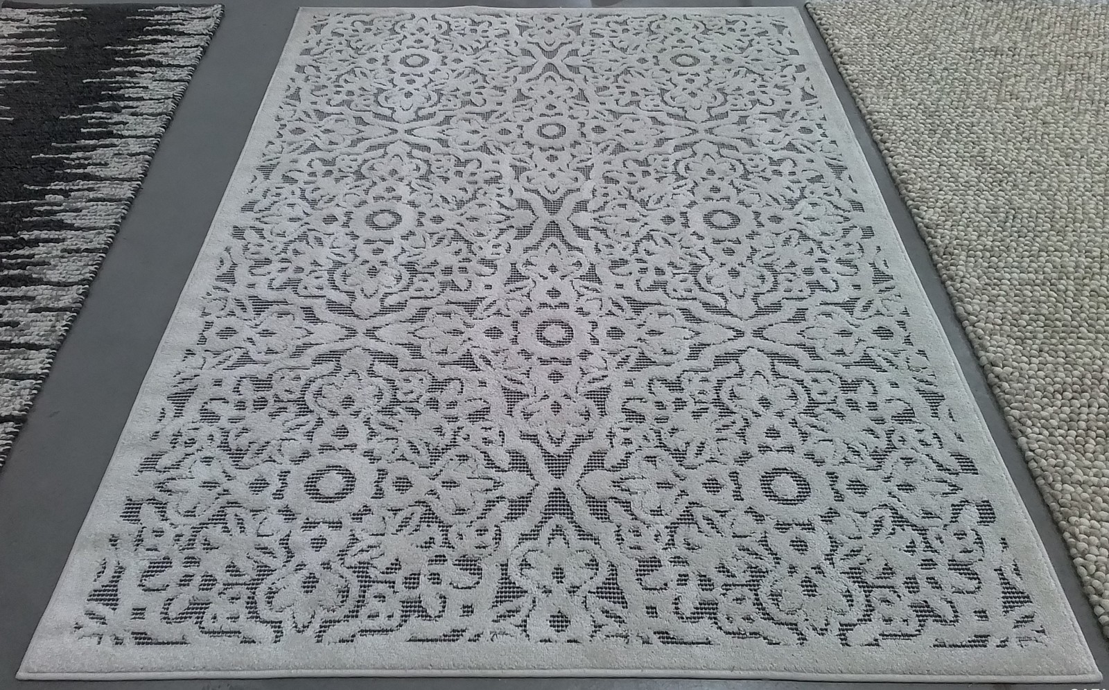 IVORY / GREY 5′-5″ x 7′-7″ Flaw in Rug, Reduced Price 1172796501 CBN662A-5