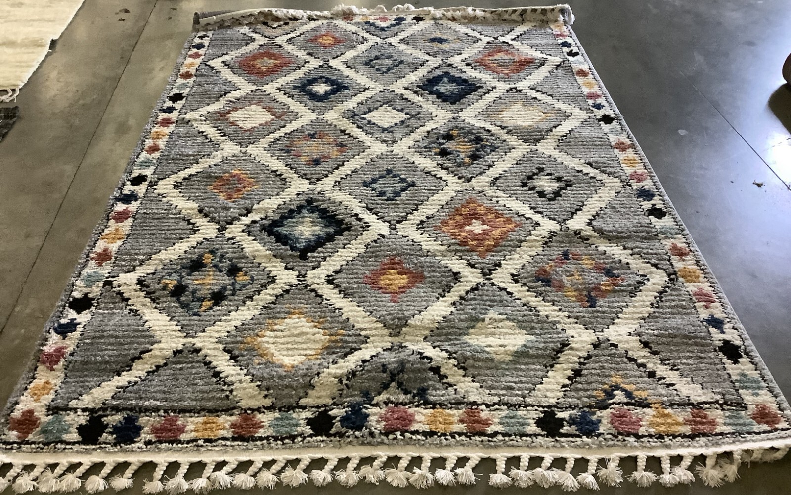 GREY / MULTI 5′-3″ x 7′-6″ Flaw in Rug, Reduced Price 1172676354 MRC965F-5