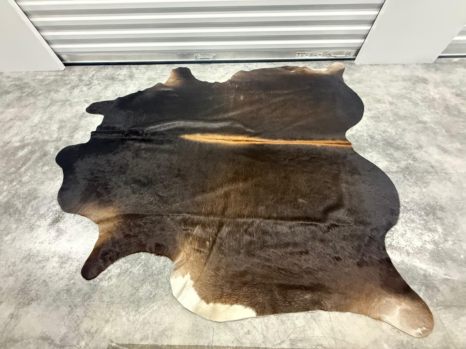 Tornasol Cowhide Rug 75″x68″ (6.3×5.7 ft) | Genuine Leather Hide #026