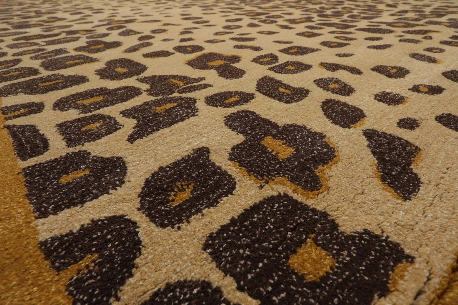 Leopard Print Wool Premium Wool Hand Tufted Area Rug Modern Living Room Bedroom