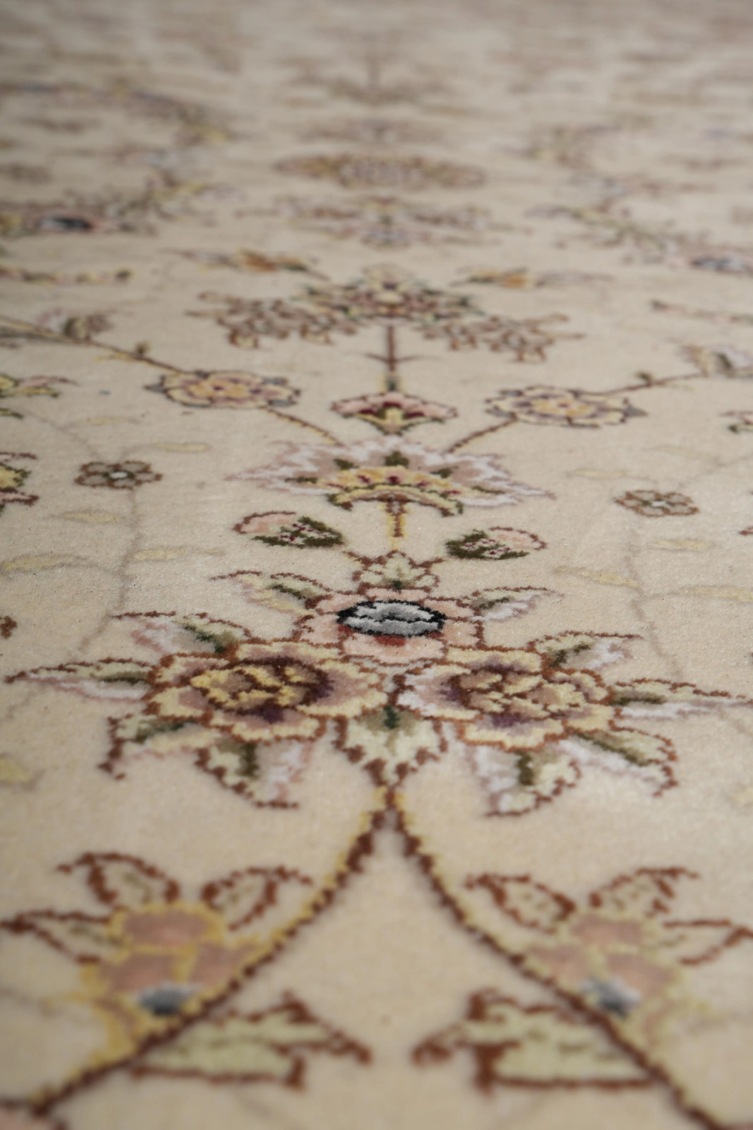 10.0 x 10.0 Round Finely Hand-Knotted Wool and Silk Rug #F-4050