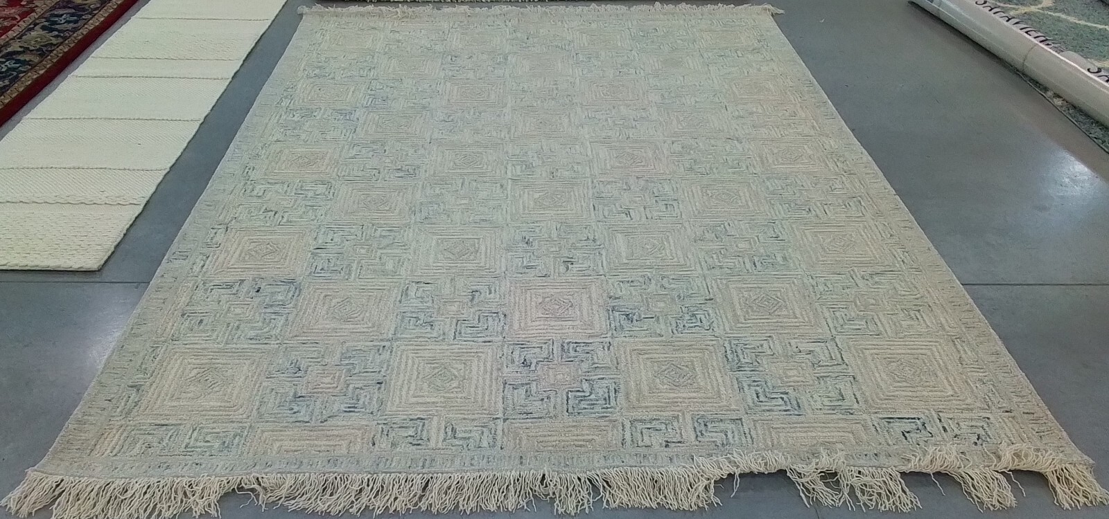 IVORY / GREY 8′-0″ x 10′-0″ Back Stain Rug, Reduced Price 1172773578 IKT802B-8