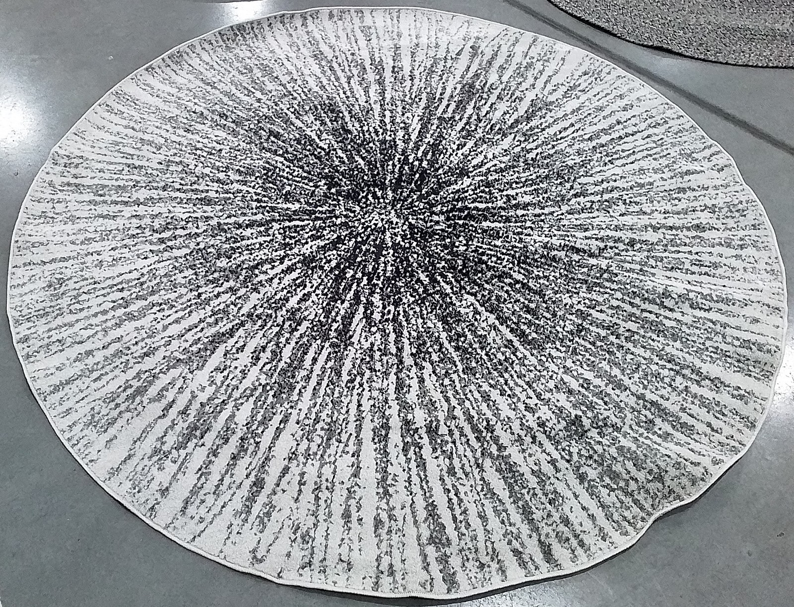 BLACK / IVORY 6′-7″ x 6′-7″ Flaw in Rug, Reduced Price 1172804244 EVK228K-7R