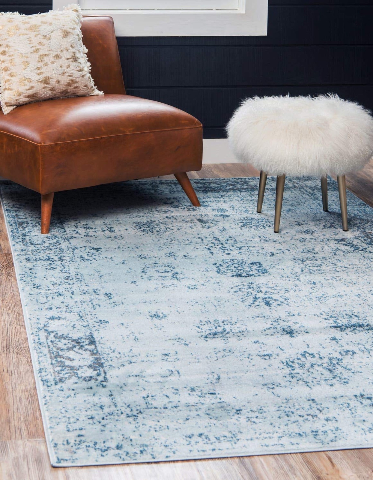 Unique Loom Sofia Collection Area Rug – Casino (5′ 3″ x 8′ Rectangle, Light B…