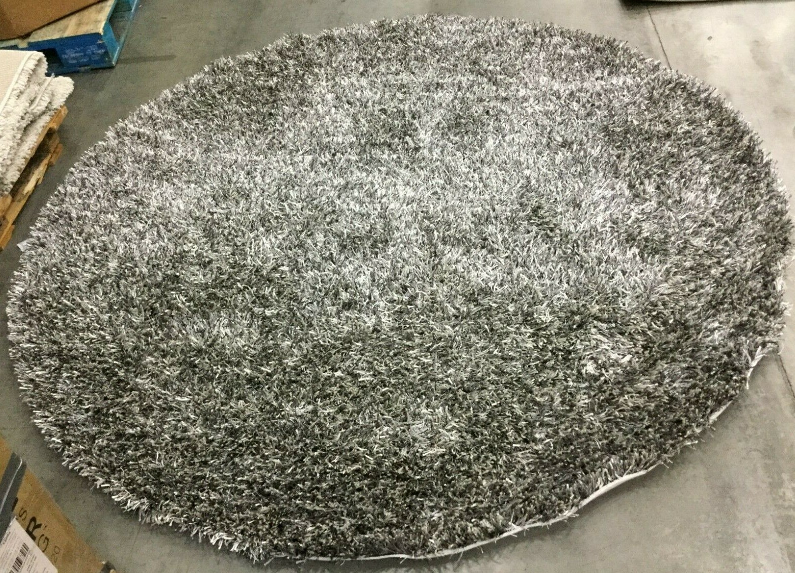PLATINUM 7′ X 7′ Round Back Stain Rug, Reduced Price 1172645624 SG531-7612-7