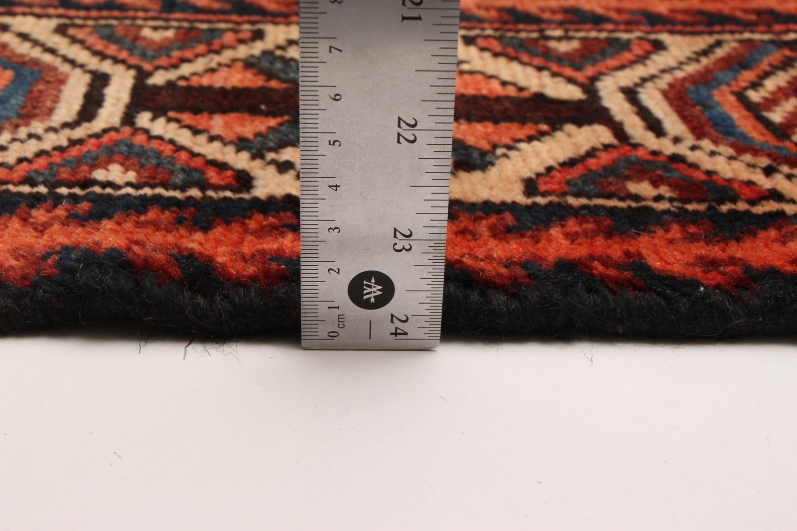 Vintage 5’2″ x 5’8″ Traditional Hand Knotted Vegetable Dye Wool Area Rug