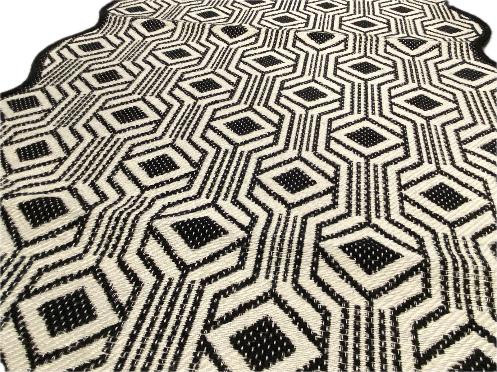SOHO LOFT Machine Washable Geometric Area Rug Black White, 27” x 45”
