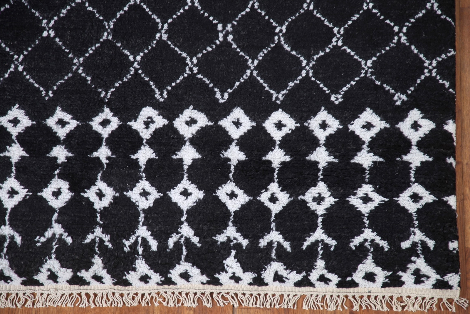 Luxury Hand-Knotted Contemporary Moroccan Wool Area Rugs Black 5×8 ft
