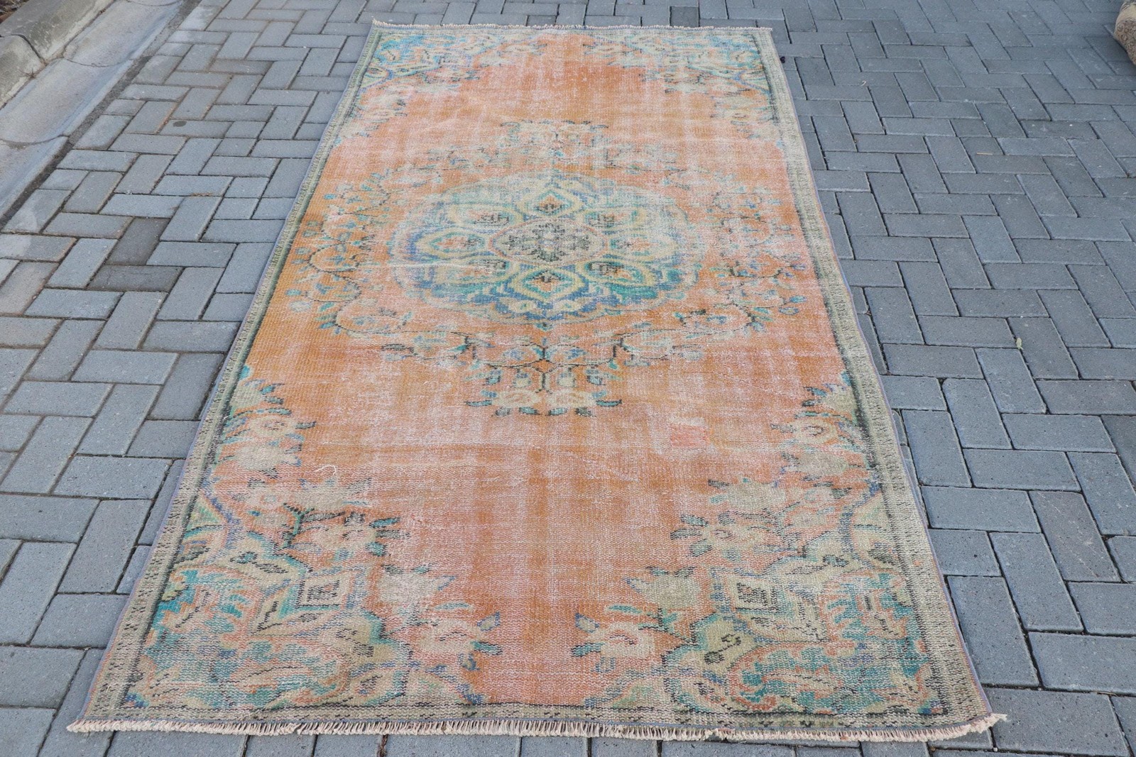 Vintage Area Rug 4,5×8,2 ft (137×250 cm), Rug Orange Ombré Turkish Rug