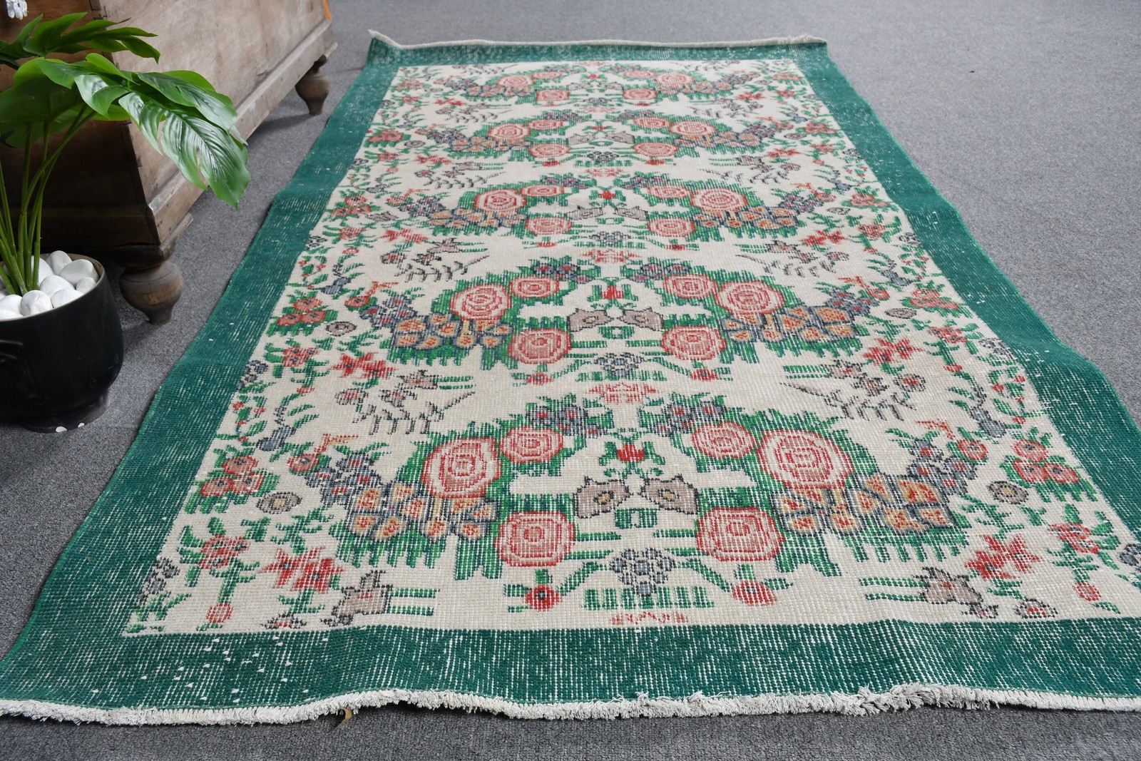 Vintage Turkish Area Rug 3,8×6,8 ft, Green Red Camouflage Wool Rug