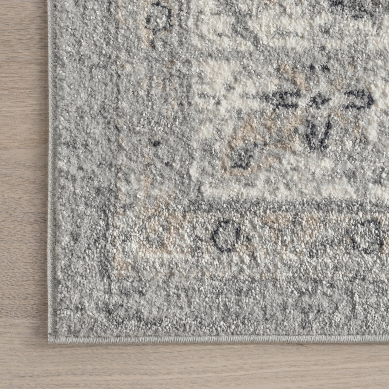 Nuloom Gena Light Grey/Ivory 4 X 6 Distressed Medallion Soft And Cozy High