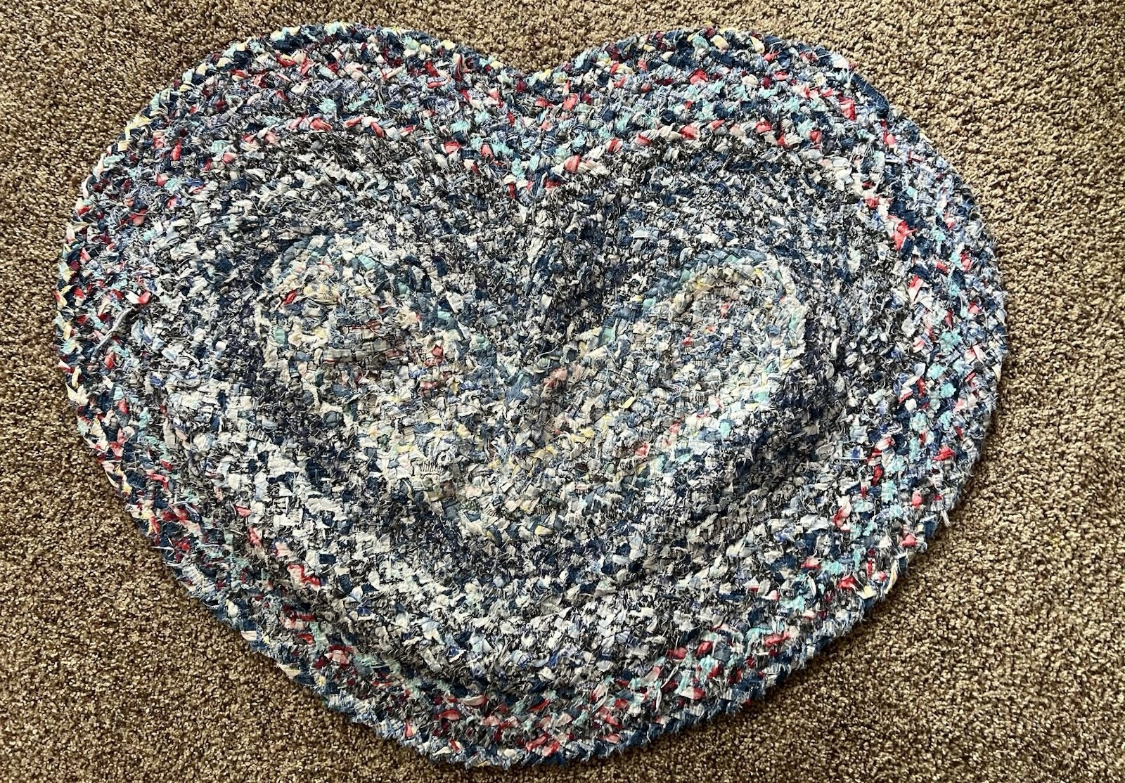 Heart Shaped Braided Rug Multi Color Accent Mat Farmhouse Country Blues 24”X 32”