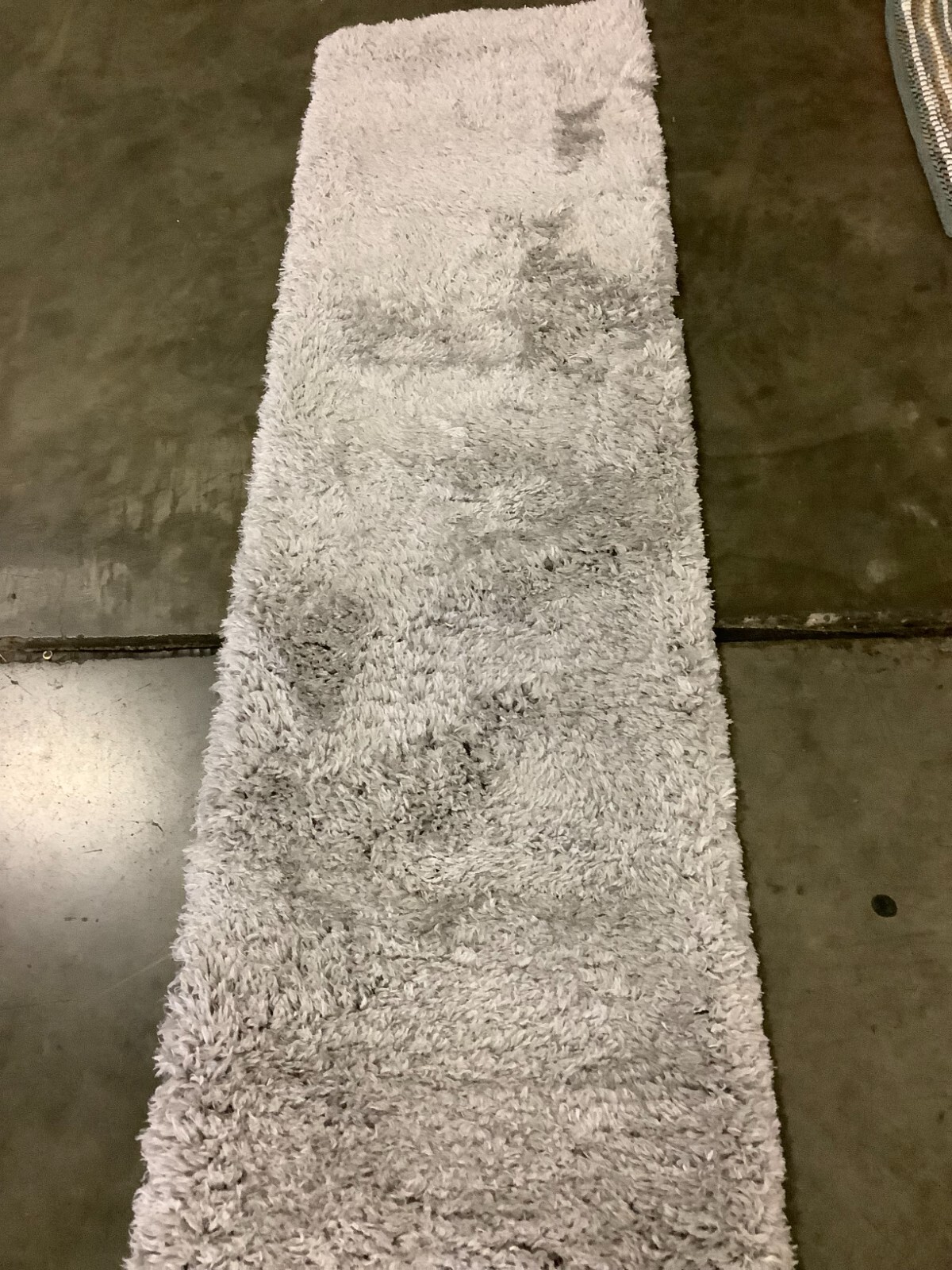 SILVER 2′ X 10′ Flaw in Rug, Reduced Price 1172667651 MDG256G-210