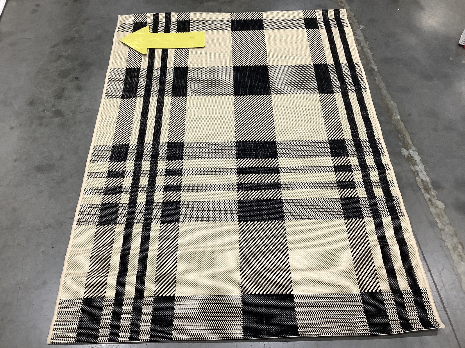 BLACK BONE 4′-0″ x 5′-7″ Binding Stain Rug Reduced Price 1172684065 CY6201-216-4