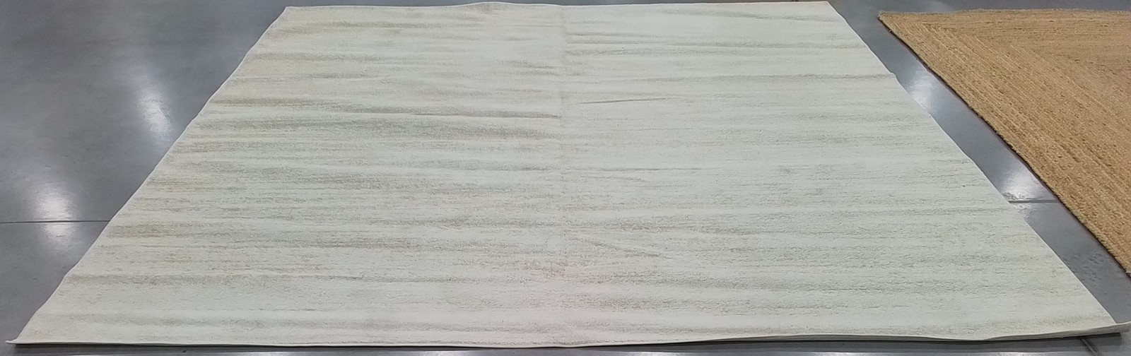 CHAMP CREAM 10′-0″ x 10′-0″ Back Stain Rug Reduced Price 1172795719 ADR113W-10SQ