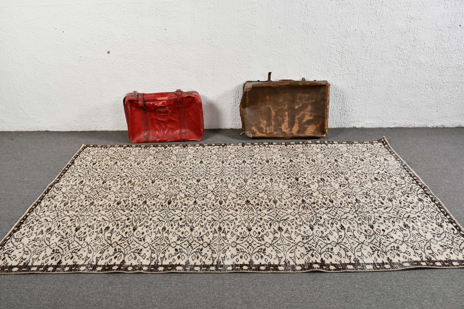 Turkish Vintage Rug 4,7×8,5 ft (144×259 cm), Brown Wool Rug