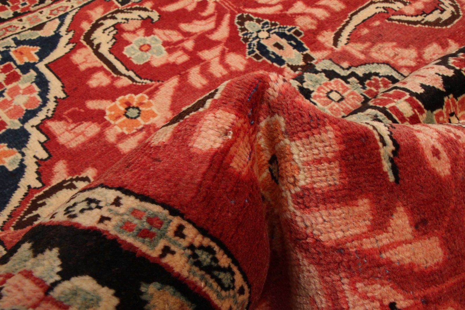 Vintage 4’5″ x 5’11” Traditional Hand Knotted Vegetable Dye Wool Area Rug