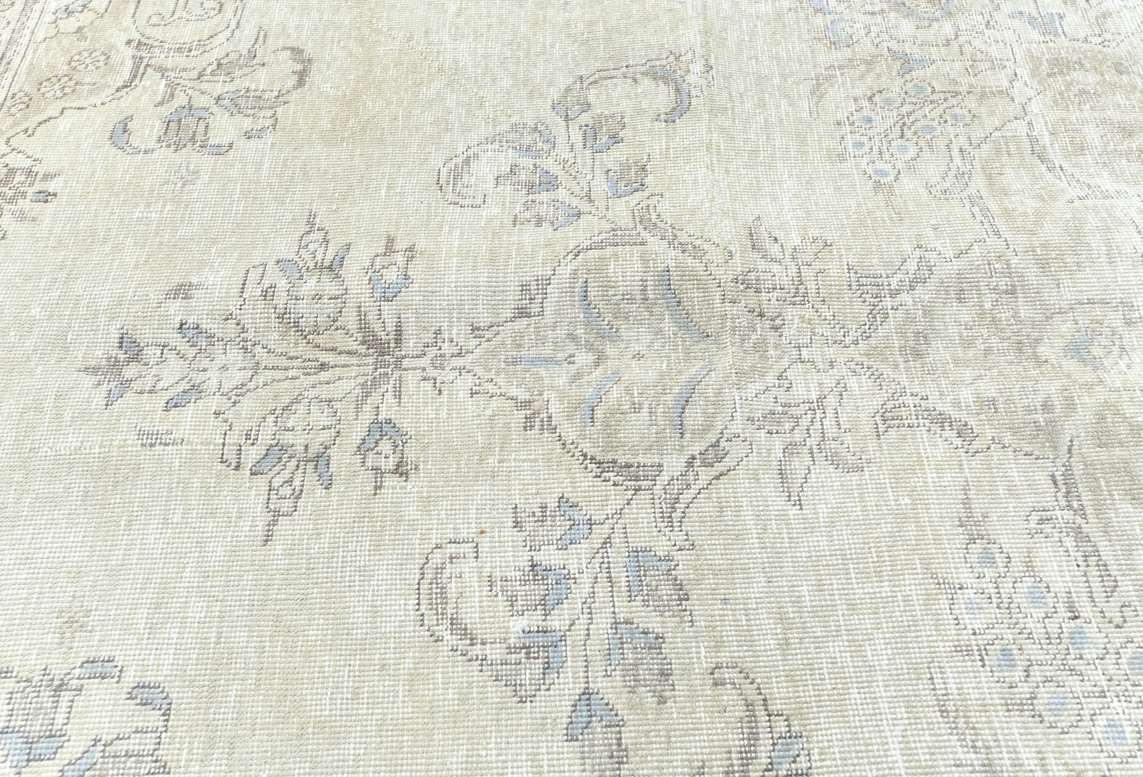 Antique Distressed Floral Medallion Rug Muted Vintage Oriental Carpet 10X11’6 ft